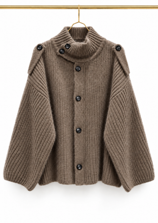 ILONA STRICKJACKE