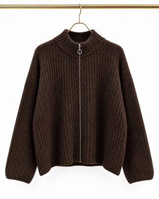 TALYA STRICKJACKE