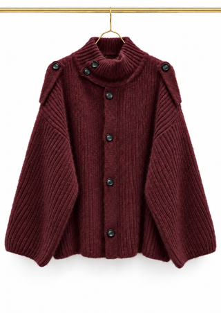 ILONA STRICKJACKE