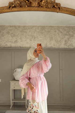 LIVIA OBERTEIL